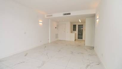 Reventa - Apartment -
Punta Prima
