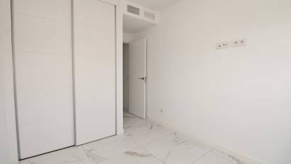 Reventa - Apartment -
Punta Prima