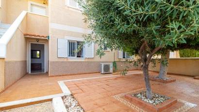 Återförsäljning - Bungalow -
Orihuela Costa - Punta Prima