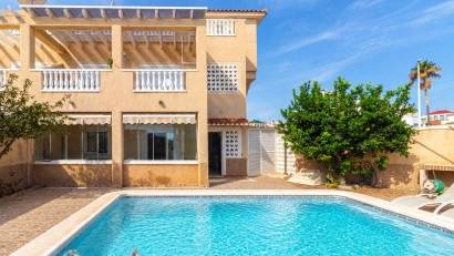 Återförsäljning - Bungalow -
Orihuela Costa - Punta Prima