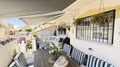 Reventa - Quad House -
Los Altos