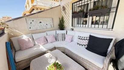 Reventa - Quad House -
Los Altos