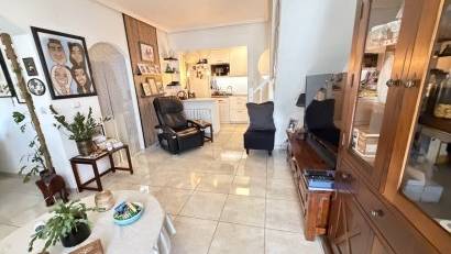 Reventa - Quad House -
Los Altos