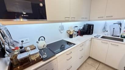 Reventa - Quad House -
Los Altos
