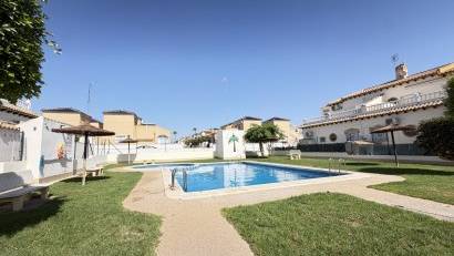 Reventa - Quad House -
Los Altos