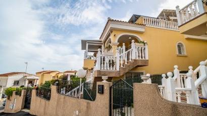 Återförsäljning - Detached villa -
San Fulgencio - urb.la marina