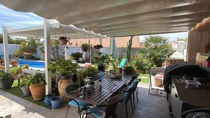 Återförsäljning - Villa / House -
Torrevieja - La Siesta