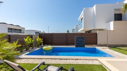 Resale - Villa -
Orihuela Costa - Entre Naranjos - Vistabella Golf