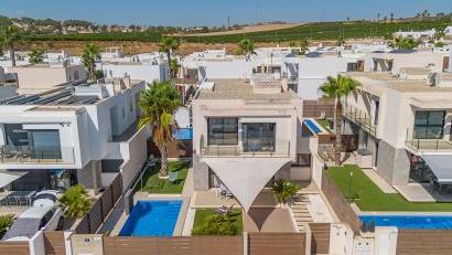 Resale - Villa -
Orihuela Costa - Entre Naranjos - Vistabella Golf