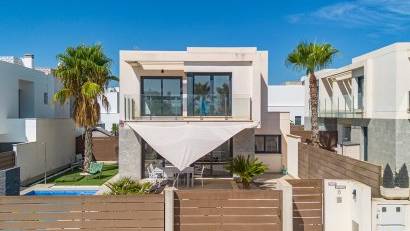 Resale - Villa -
Orihuela Costa - Entre Naranjos - Vistabella Golf