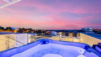 Resale - Detached villa -
Las Colinas Golf