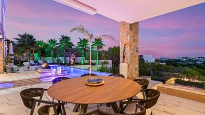 Resale - Detached villa -
Las Colinas Golf