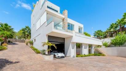 Resale - Detached villa -
Las Colinas Golf
