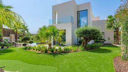 Resale - Detached villa -
Las Colinas Golf