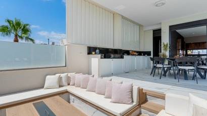 Resale - Detached villa -
Las Colinas Golf