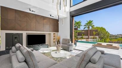 Resale - Detached villa -
Las Colinas Golf