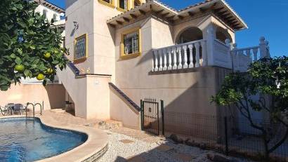 Återförsäljning - Villa -
La Zenia - Costa Blanca