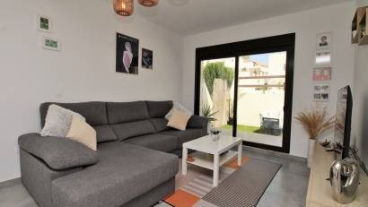 Återförsäljning - Villa -
Villamartin - PAU 8