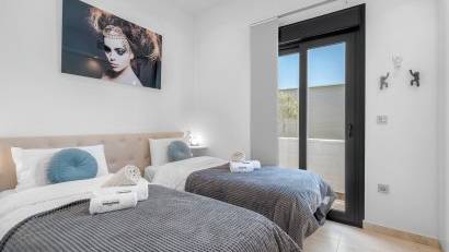 Återförsäljning - Villa -
Orihuela Costa - Villamartín