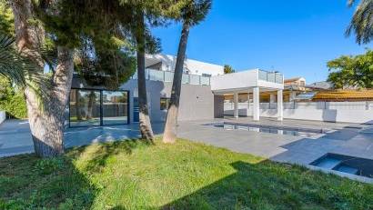 Återförsäljning - Villa -
Campoamor Golf - Campoamor