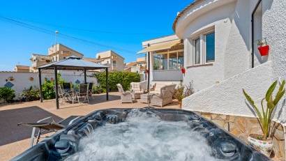 Återförsäljning - Villa -
Ciudad quesada - Rojales
