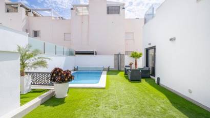 Återförsäljning - Villa -
Torrevieja