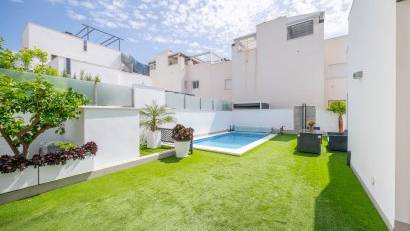 Återförsäljning - Villa -
Torrevieja