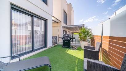 Återförsäljning - Villa -
Torrevieja