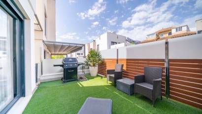 Återförsäljning - Villa -
Torrevieja