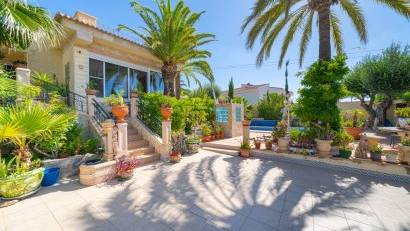 Återförsäljning - Villa -
Ciudad quesada - Rojales
