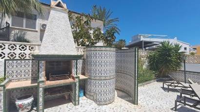 Återförsäljning - Villa -
Orihuela Costa - Villamartín