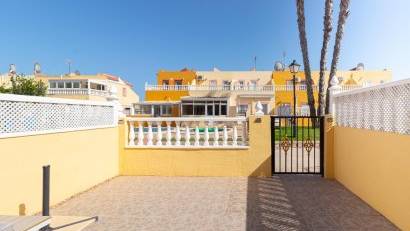 Återförsäljning - Radhus -
Orihuela Costa - La Regia