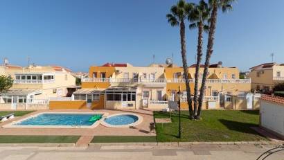 Återförsäljning - Radhus -
Orihuela Costa - La Regia