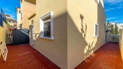 Återförsäljning - Detached villa -
Orihuela Costa - Las Filipinas