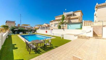 Återförsäljning - Detached villa -
Orihuela Costa - Las Filipinas