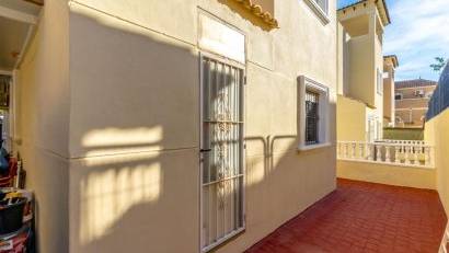 Återförsäljning - Detached villa -
Orihuela Costa - Las Filipinas