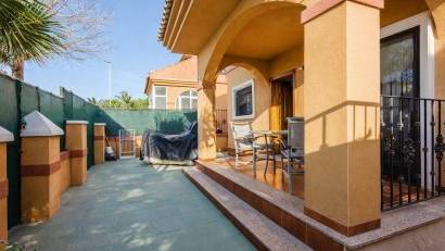 Återförsäljning - Villa -
Torrevieja - Aguas Nuevas