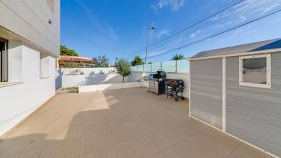 Resale - Villa -
Torrevieja - Los Balcones