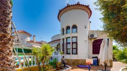 Återförsäljning - Villa -
San Fulgencio - La Marina