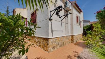 Återförsäljning - Villa -
San Fulgencio - La Marina