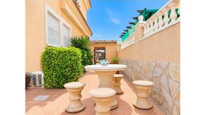 Återförsäljning - Villa Detached -
San Fulgencio - urb.la marina