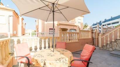 Återförsäljning - Radhus -
Orihuela Costa - Playa Flamenca