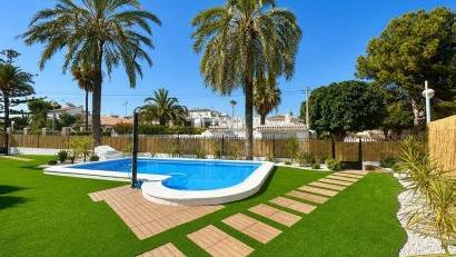 Återförsäljning - Semi detached -
Orihuela Costa - Punta Prima