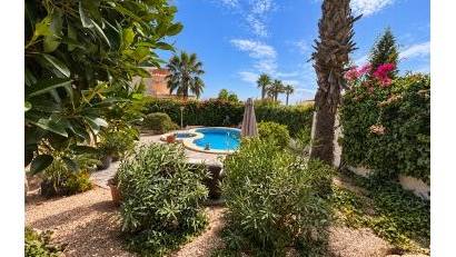 Resale - Detached villa -
Urbanización Ciudad Quesada