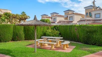 Återförsäljning - Villa -
Guardamar del Segura