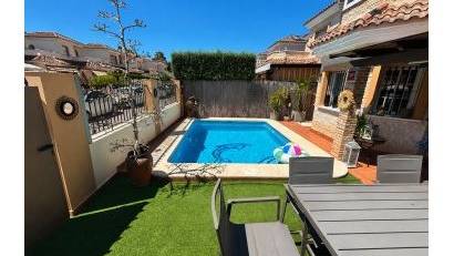 Återförsäljning - Villa -
El Raso - Guardamar del Segura