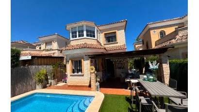 Återförsäljning - Villa -
El Raso - Guardamar del Segura