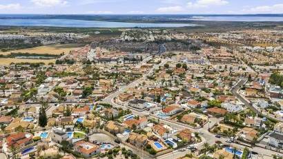 Återförsäljning - Villa -
Ciudad quesada - Centro