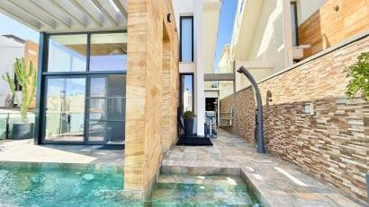 Återförsäljning - Villa -
Orihuela Costa - Cabo Roig