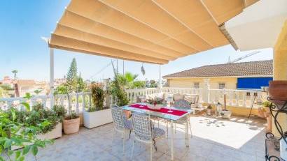 Återförsäljning - Villa -
Orihuela Costa - Los Balcones